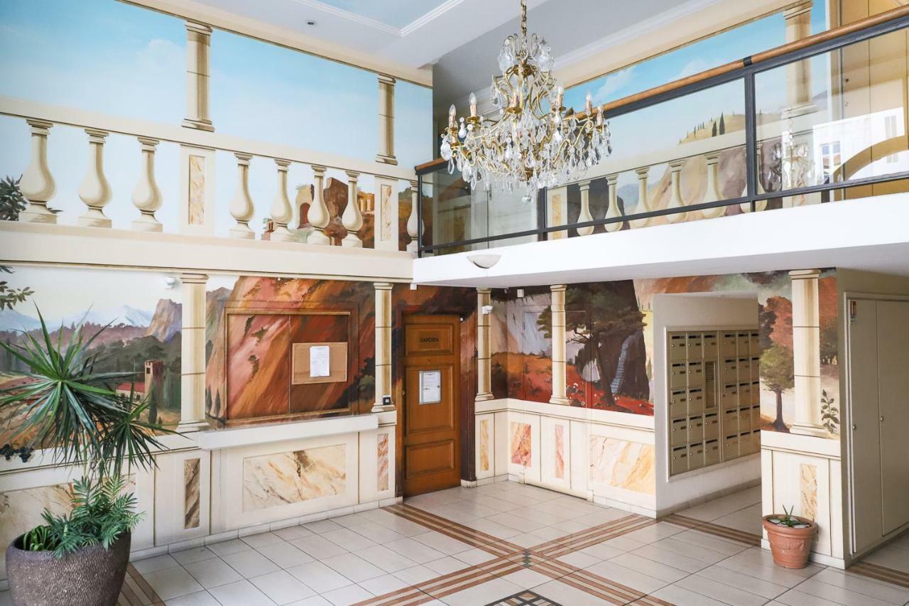 Cannes Palazzio Bagian luar foto
