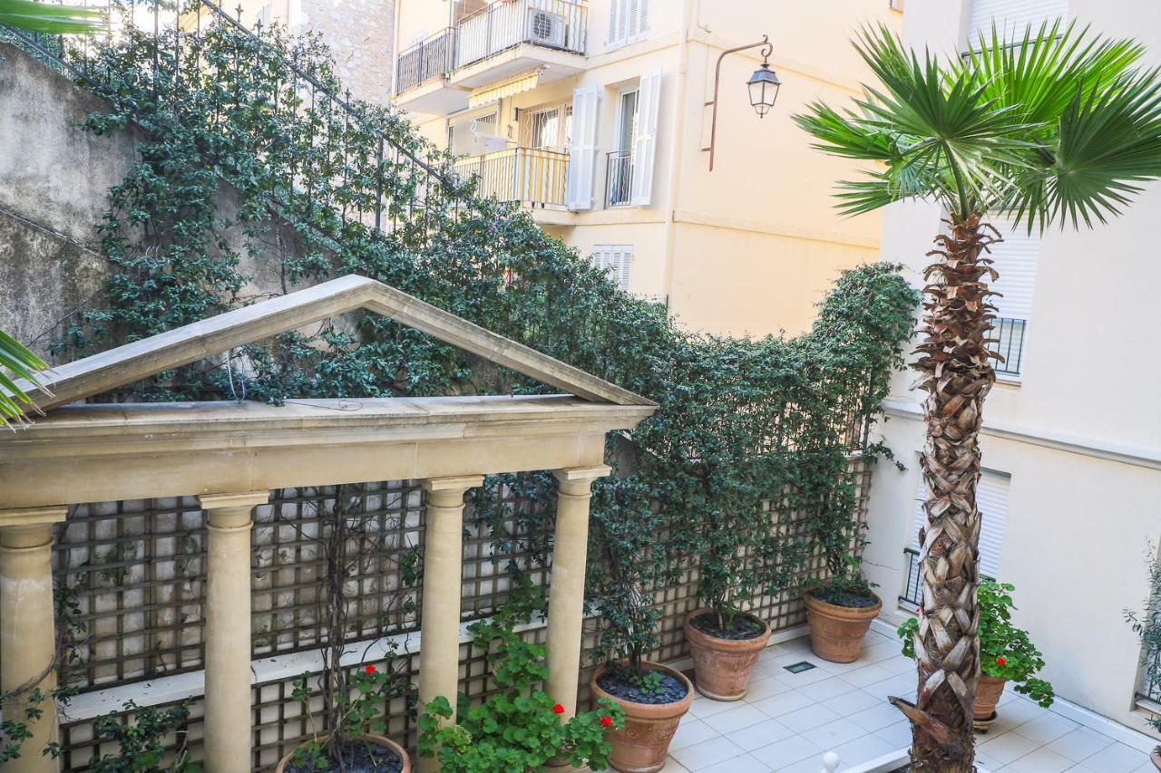 Cannes Palazzio Bagian luar foto